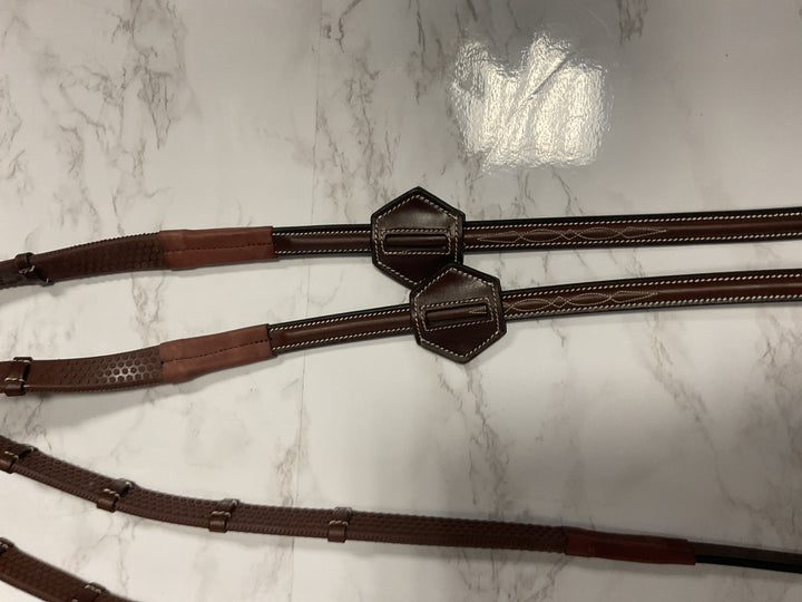 AJR 5/8" Rubber Reins with Leather Grips