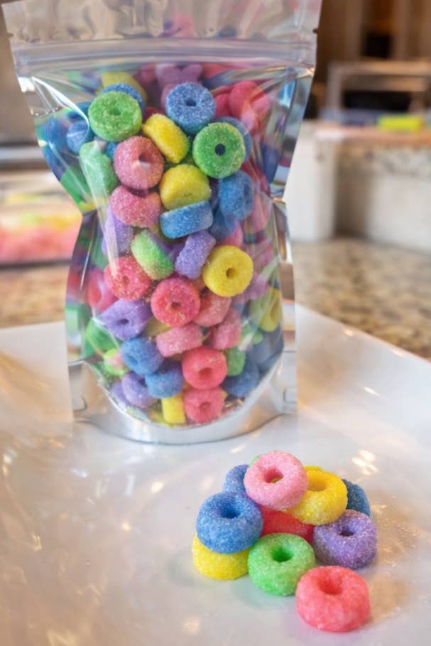 Lucky Duck Horse Sugar Treats - Fruit Loops