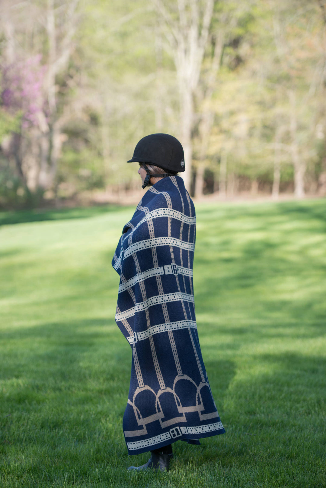 In2Green - Cotton Sustainable Knit Throw Blanket - Equestrian Stirrup: Navy Blue