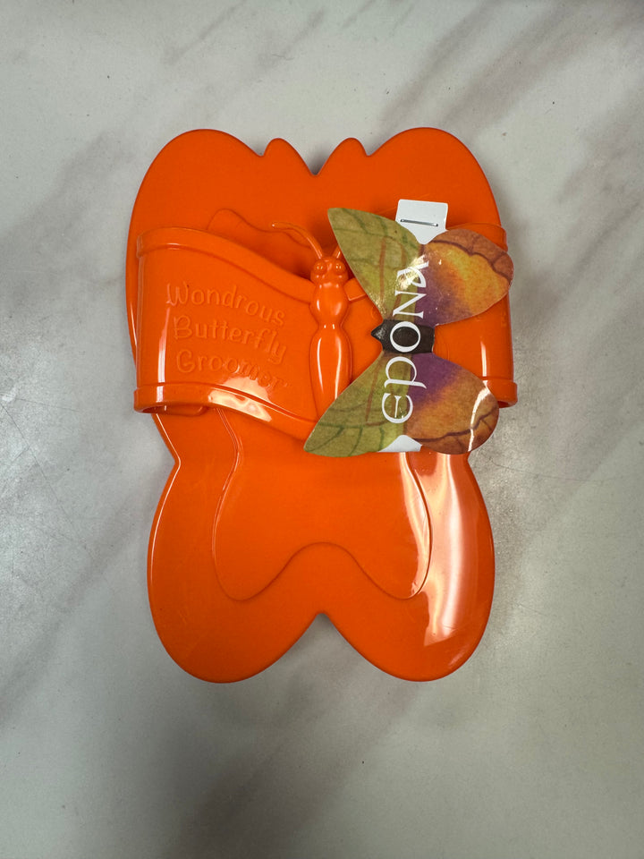 Epona Butterfly Groomer Curry