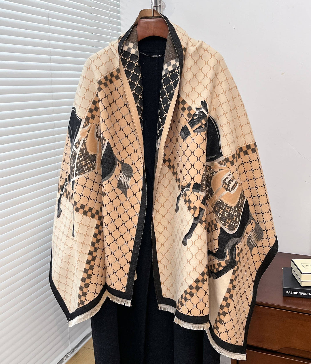 Winding River - Equestrian Tan / Black Giddy Up! Reversible Wrap