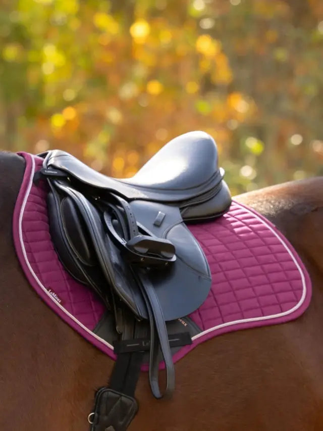 LeMieux Suede Close Contact Square Pad