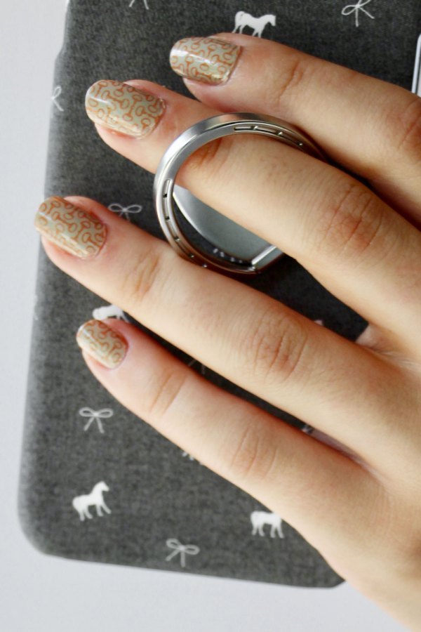 Spiced Equestrian Horseshoe Phone Ring Holder