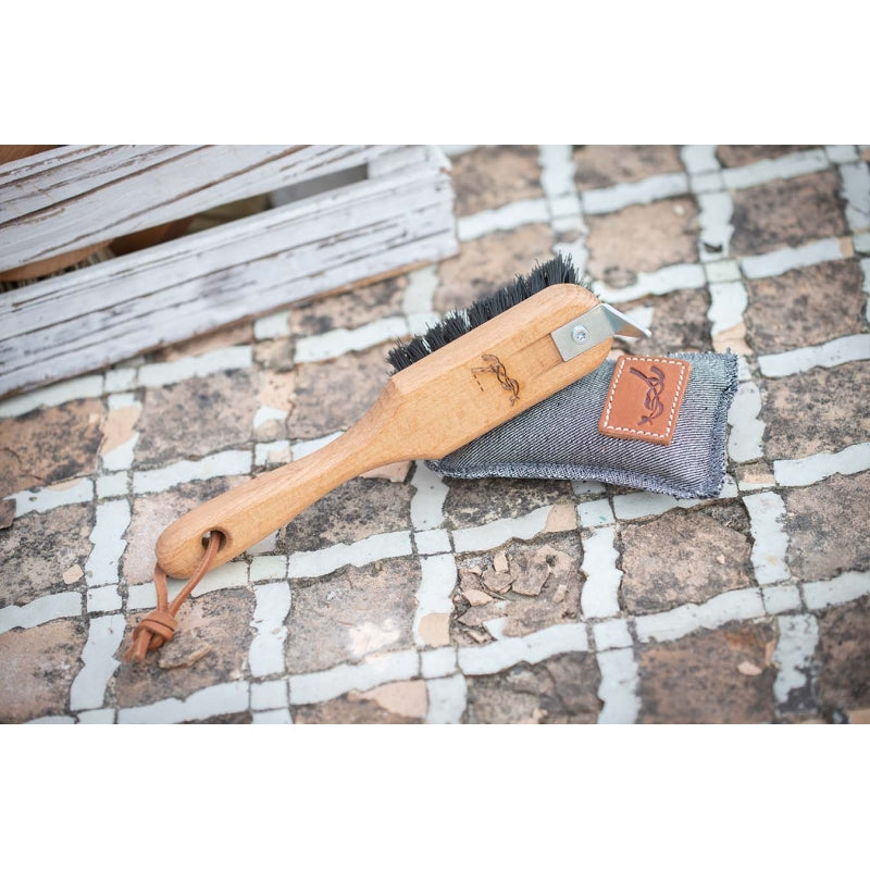 Penelope Hoof Pick with Brush