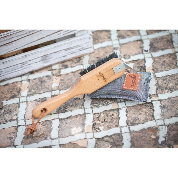Penelope Hoof Pick with Brush