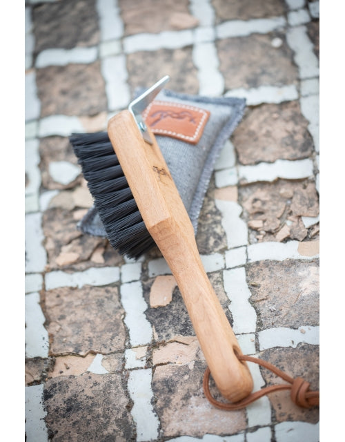 Penelope Hoof Pick with Brush