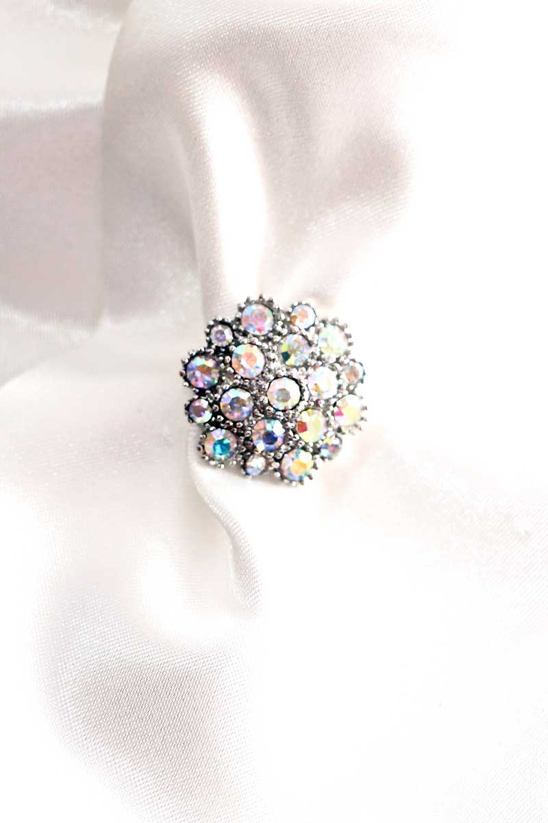 Spiced Equestrian Button Stock Pin